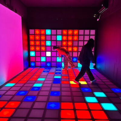 인터랙티브 LED 바닥 30x30cm RGB 타일 및 게임 및 엔터테인먼트를위한 1000 레벨