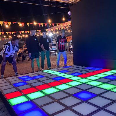 좋은 가격 새로운 활성 게임 인터랙티브 Rgb Led 플로어 게임 Led 댄스 플로어 인터랙티브 게임 온라인으로