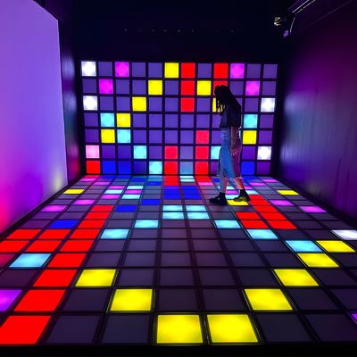 좋은 가격 벽돌 댄스 플로어 라이트 인터랙티브 LED 플로어 30x30cm 실내용 액티브 게임 온라인으로