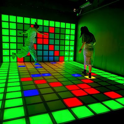 좋은 가격 250V LED 댄스 플로어 타일 인터랙티브 게임 슈퍼 그리드 2년 보증 온라인으로