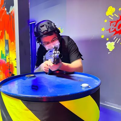 좋은 가격 지능형 센싱 레이저 태그 총 아케이드 기계 웨스트 전투 멀티 플레이어 무선 시스템 온라인으로