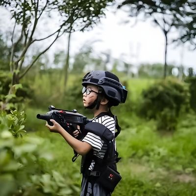 좋은 가격 12-30명의 플레이어 및 24개월 보증을 위한 진동 조끼가 포함된 상업용 무선 레이저 태그 시스템 온라인으로