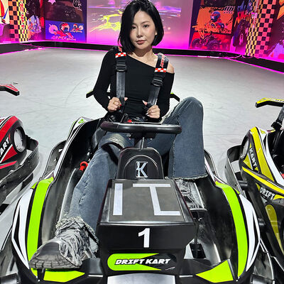 품질 실내 놀이터 버머 카트 인터랙티브 프로젝션 게임 어린이 축구 놀이공원 멀티 플레이어 경쟁 모드 금속 공장