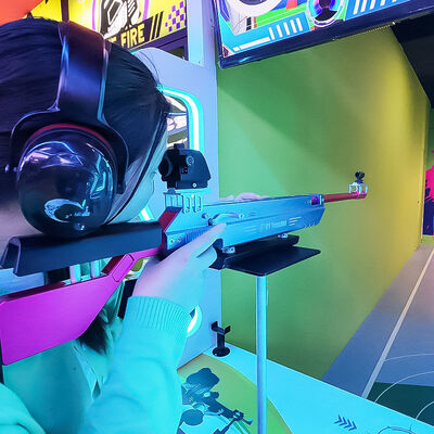 좋은 가격 실내 체험 실제 총 사격 게임 코인 작동 아케이드 총 시뮬레이터 슈팅 게임 머신 온라인으로