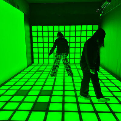 품질 30x30cm RGB 조명 압력 감지 인터랙티브 LED 바닥 게임 어린이 및 이벤트 공장